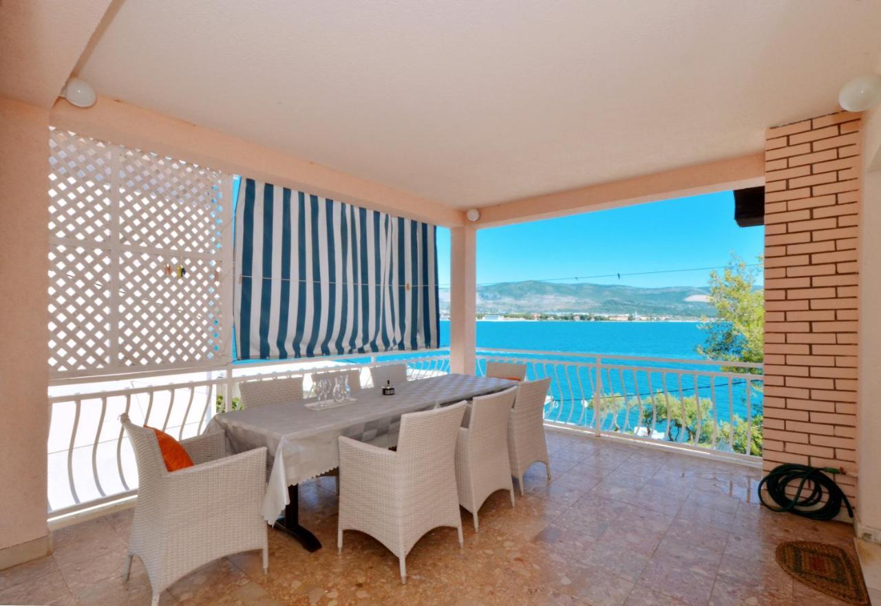 D Large Apt With Big Terrace Next To The Beach Apartment Trogir Exterior photo