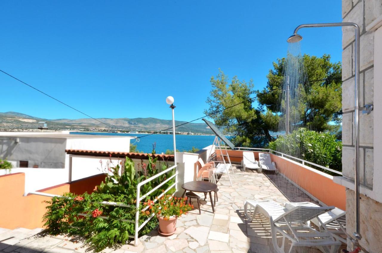 D Large Apt With Big Terrace Next To The Beach Apartment Trogir Exterior photo